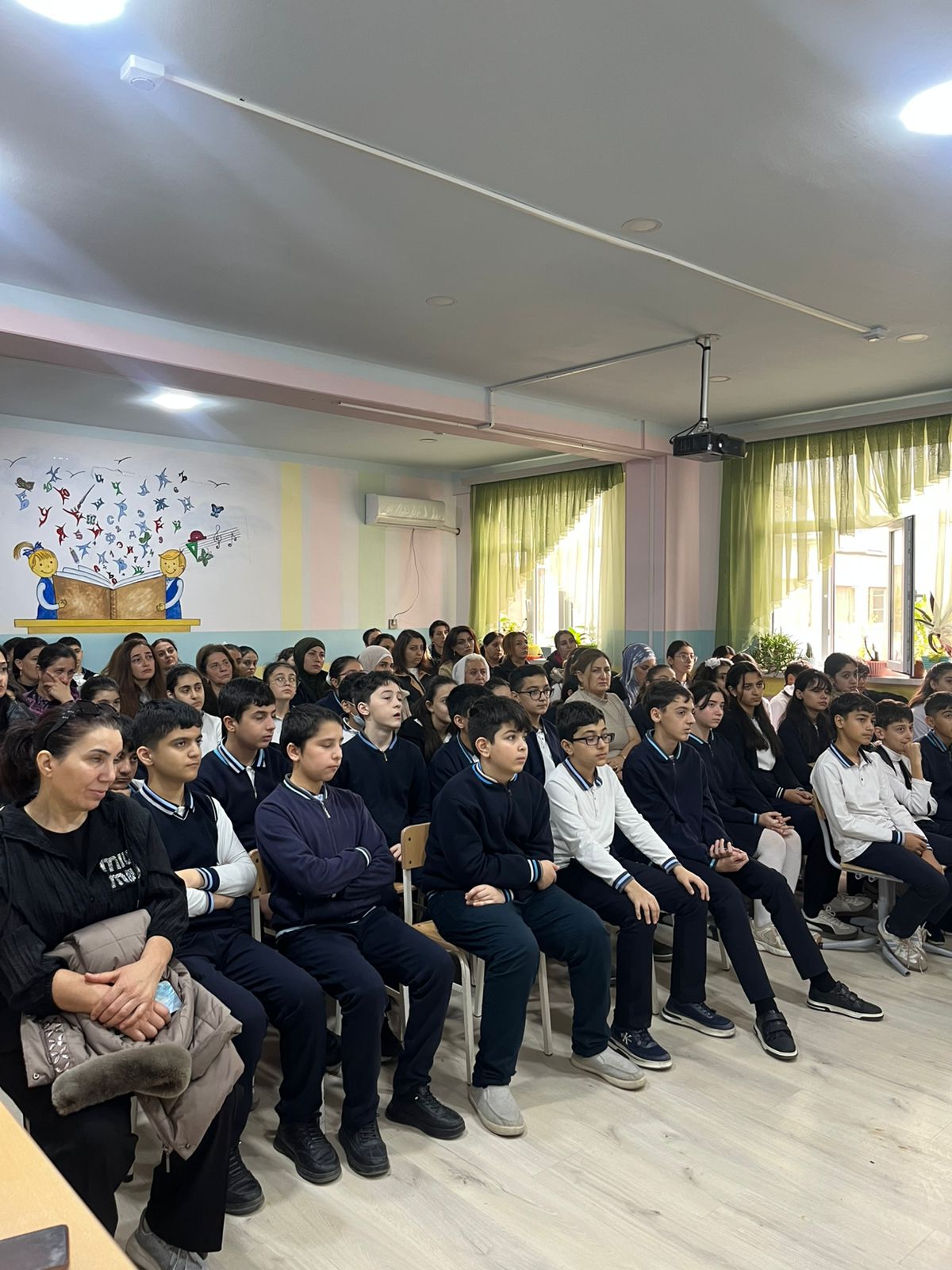 Sumqayıt 27 nömrəli məktəbdə görüş